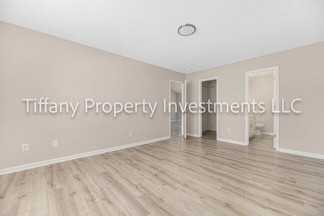 Building Photo - 2427 Hunters Way
