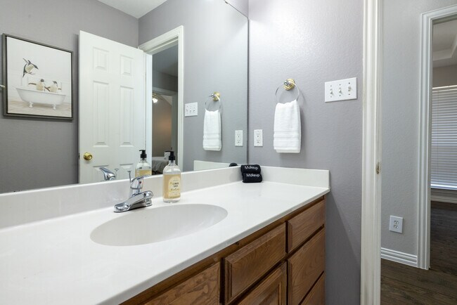 Building Photo - 2524 Coffey Dr