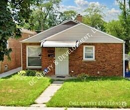 Building Photo - ***2 BDRM - 1 BTH / BRICK RANCH / CENTRAL ...