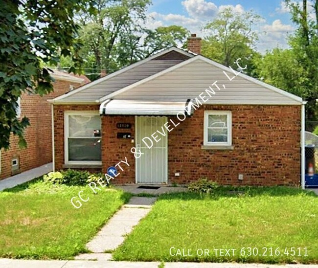 Primary Photo - ***2 BDRM - 1 BTH / BRICK RANCH / CENTRAL ...