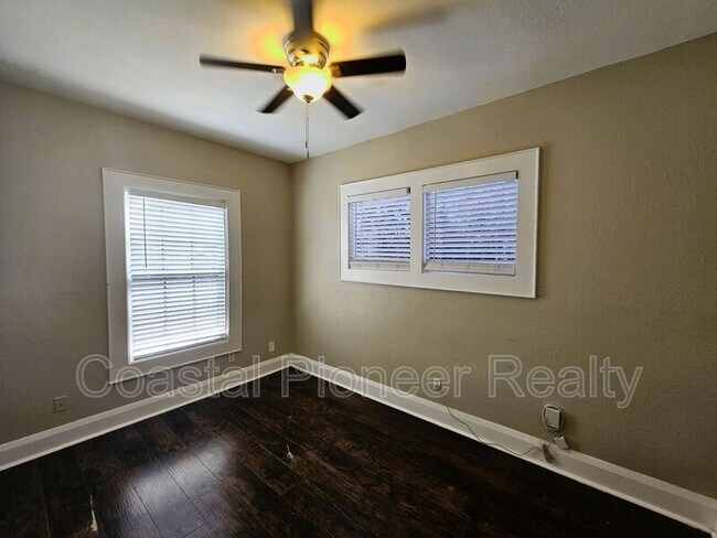 Building Photo - 209 S Westland Ave