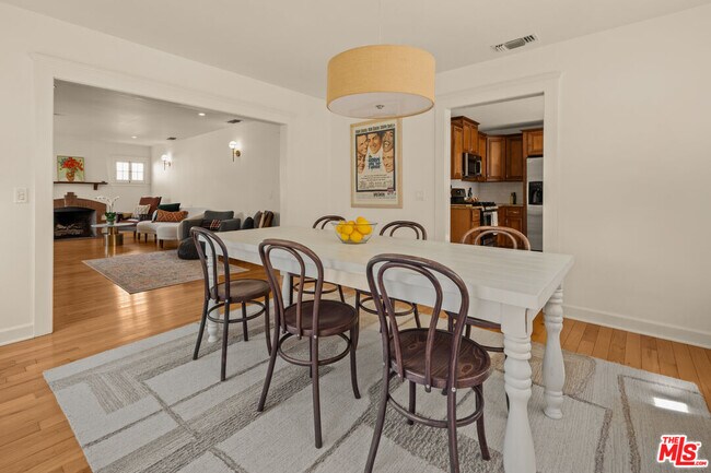 Building Photo - 944 S Hudson Ave