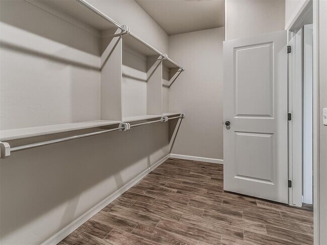 Building Photo - 600 Mirano Ln