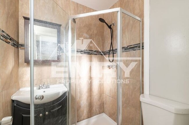 Building Photo - 1 Bed 1 Bath Home for Rent Holmes Ave Los Angeles CA 90054