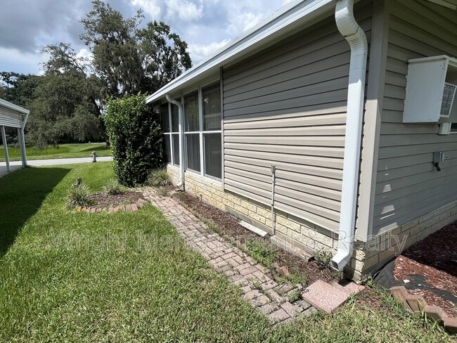 Building Photo - 38202 Woodgate Ln