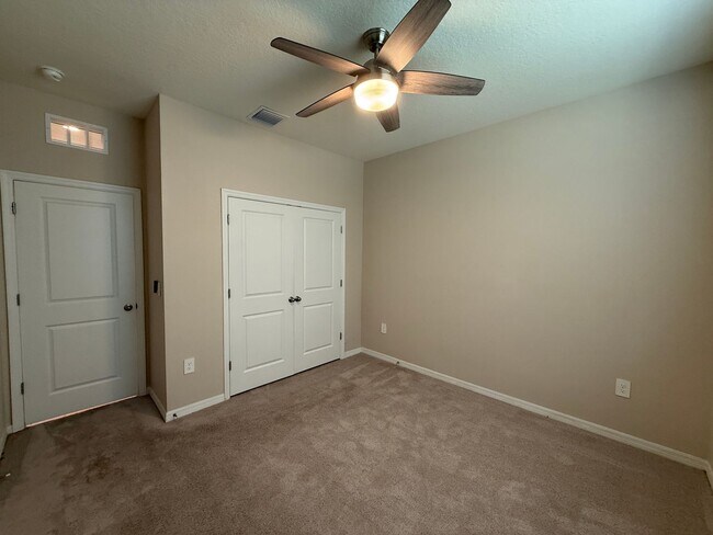 Building Photo - 3 Bedroom 2.5 Bath Single Family Home Prom...