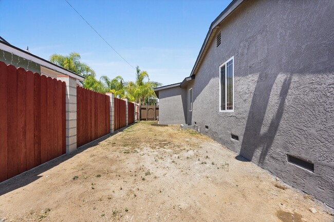 Building Photo - 2229 Gale Ave