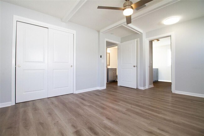 Building Photo - 4470 Mainlands Blvd W