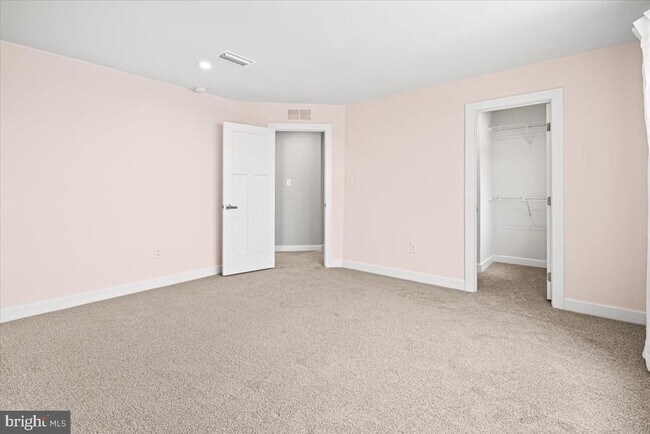 Building Photo - 712 Wallasey Dr