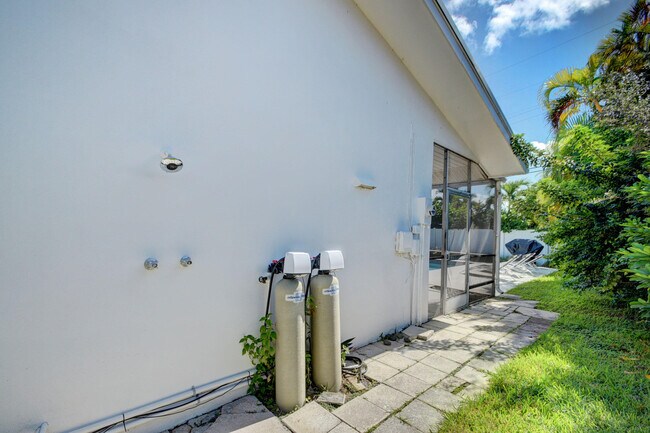 Building Photo - 1171 Bimini Ln