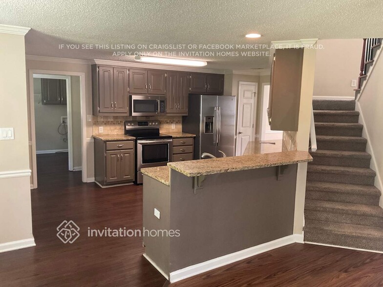 Building Photo - 6842 Gledhill Way