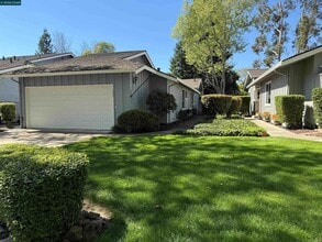 Building Photo - 200 Powhattan Ct