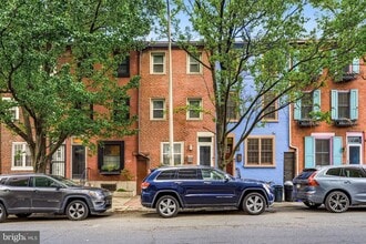 Building Photo - 523 S 27th St