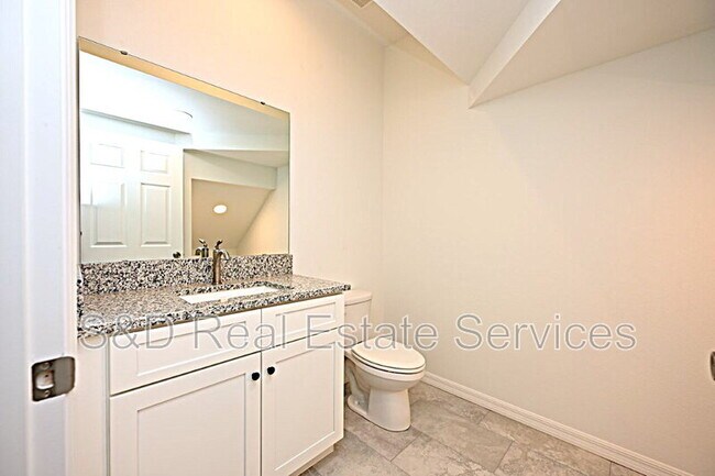 Building Photo - 1013 N Brunnell Pkwy