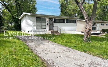 Building Photo - 3 Bed/1 Bath Home with Off-Street Parking / Pet-Friendly / Vouchers Accepted / Available Now!
