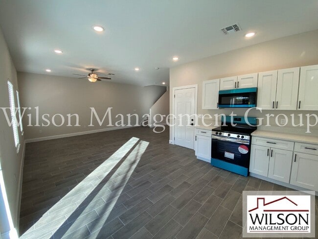 Building Photo - 732 S Lee Ave