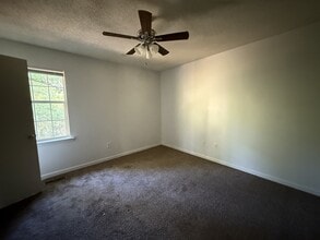 Building Photo - 161 Shamrock Ln