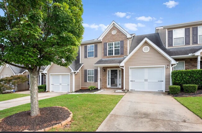 Building Photo - "Charming 3-Bed Townhouse with Hardwood Fl...