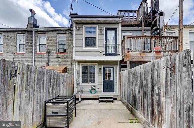 Building Photo - 145 N Streeper St