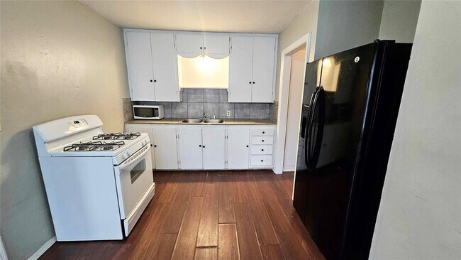 Building Photo - 1339 SW 26th St