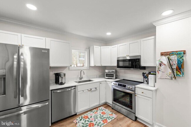 Building Photo - 31 W Southwerk St