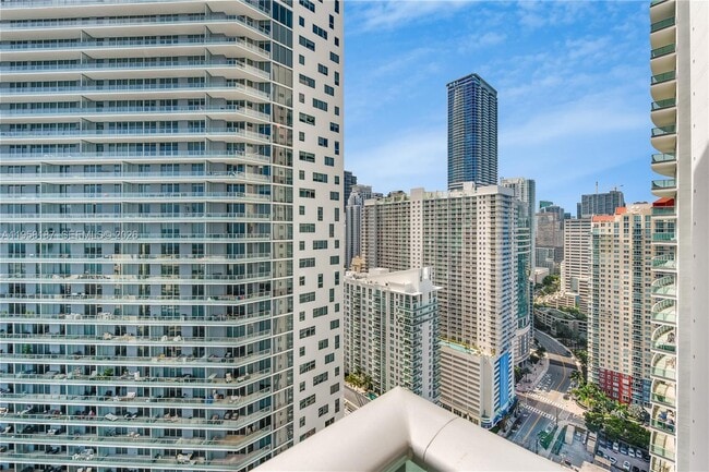 Building Photo - 1331 Brickell Bay Dr