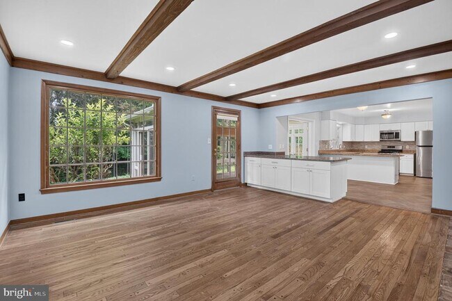 Building Photo - 9612 Annlee Terrace