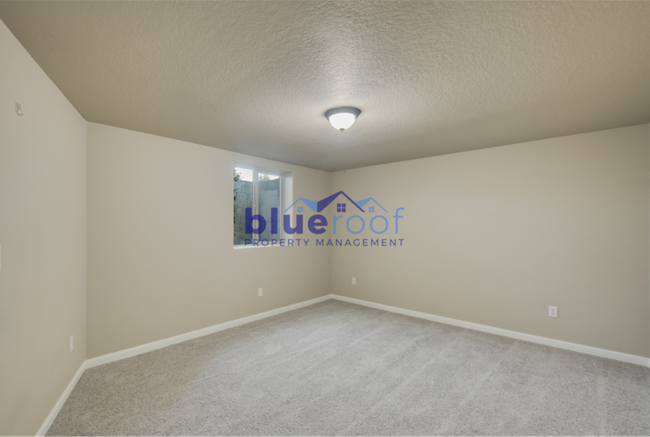 Building Photo - 10626 NE Knott St