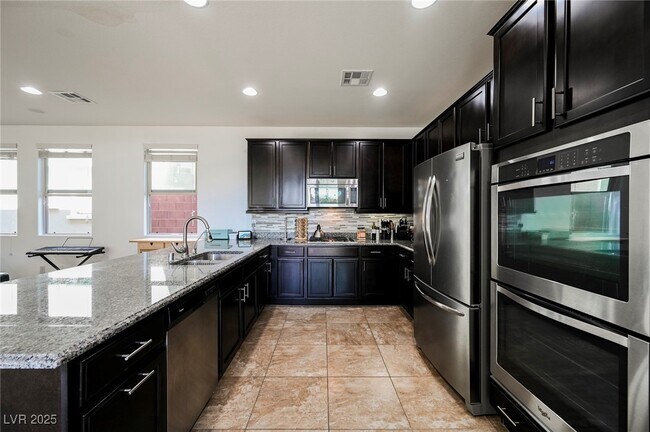 Building Photo - 5484 Sentinel Point Ct