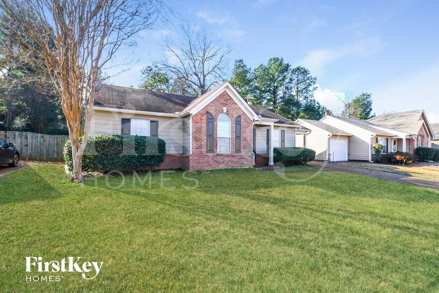 Building Photo - 6911 Lagrange Cir S
