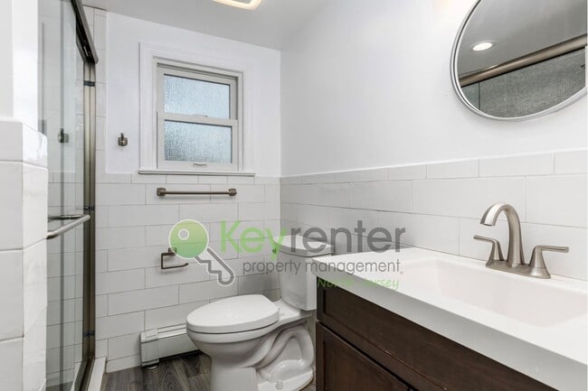 Building Photo - Spacious 4-Bedroom Home with Huge Fenced Y...