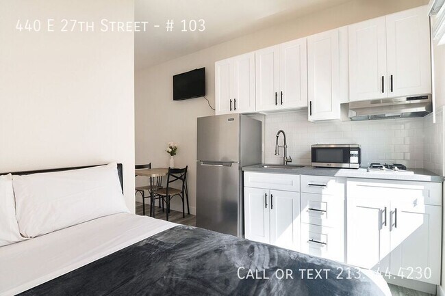 Building Photo - 440 E 27th St