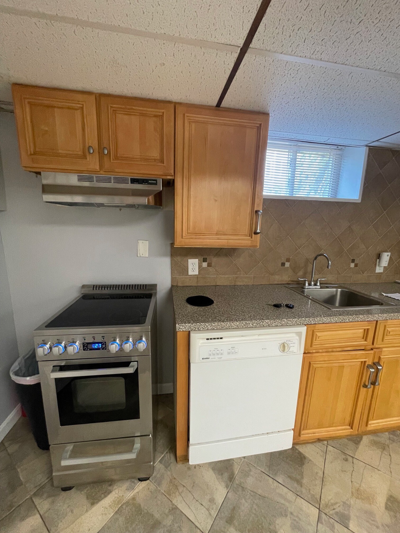 Building Photo - 96 Holland St