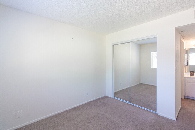 Building Photo - 10827 Morrison St