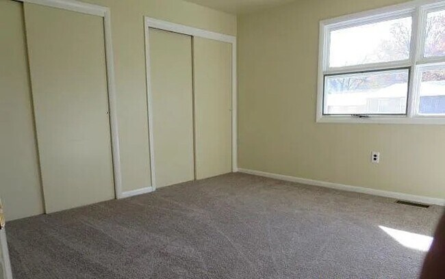 Building Photo - (MR) 847-853 Tydings