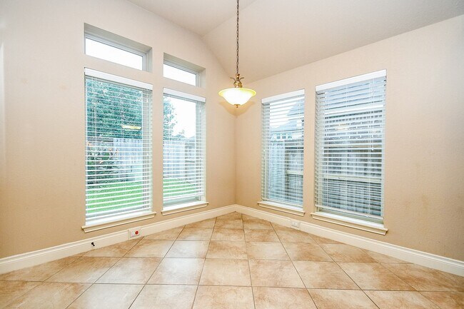 Building Photo - 2911 Village Brook Ln