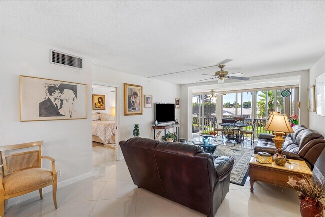 Building Photo - 3224 S Ocean Blvd