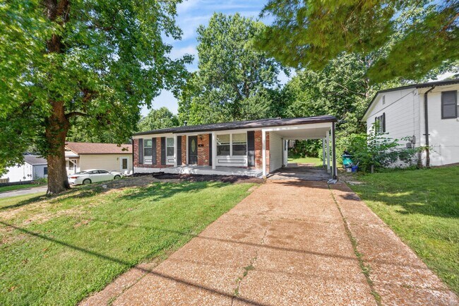 Building Photo - 609 N Elm Ave