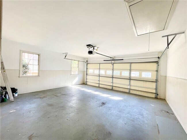 Building Photo - 2395 Brownstone Ct NE