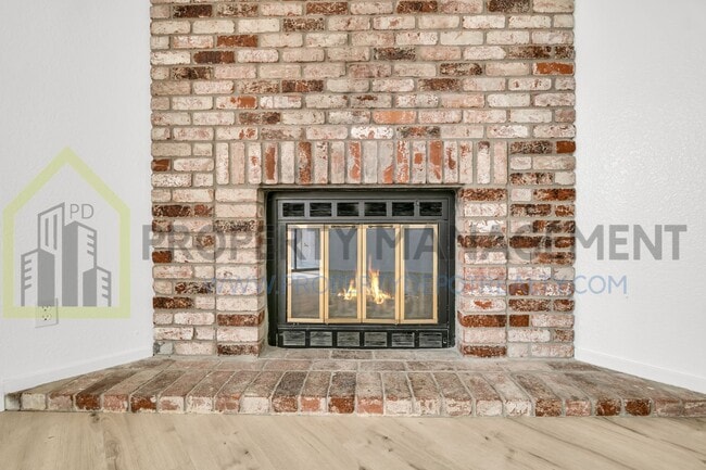Building Photo - Desirable Pocket-Greenhaven Half-Plex for ...