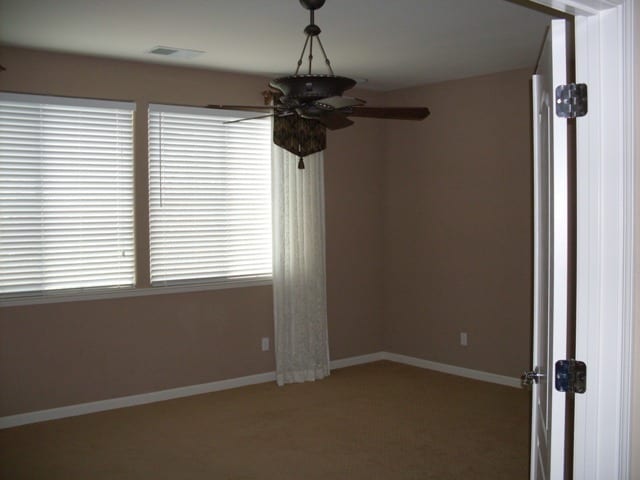 Building Photo - Brentwood Beauty 3 Bed 2.5 Bath