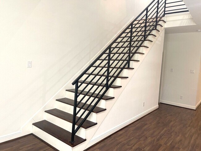 Building Photo - 4913 Southwind St