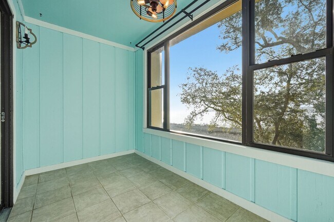 Building Photo - Premier Marina Cove end unit!!   Coastal Lifestyle at its BEST!!