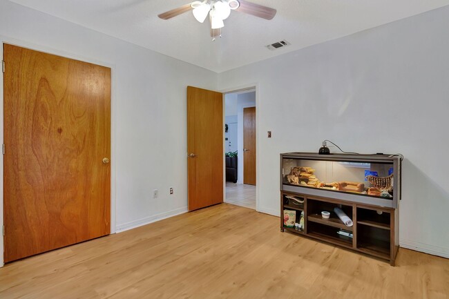 Building Photo - 3613 Burton Cir