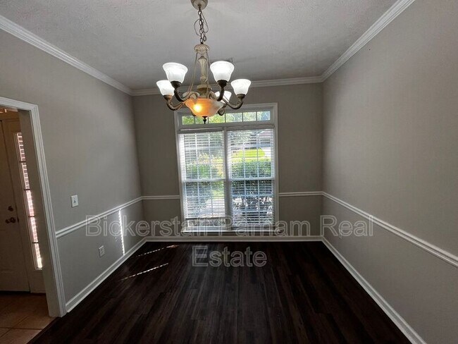 Building Photo - 8012 Rocky Creek Dr