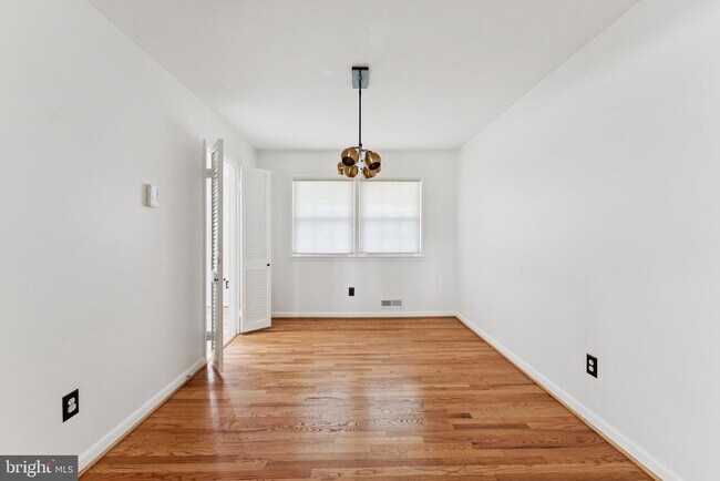 Building Photo - 8525 Bound Brook Ln