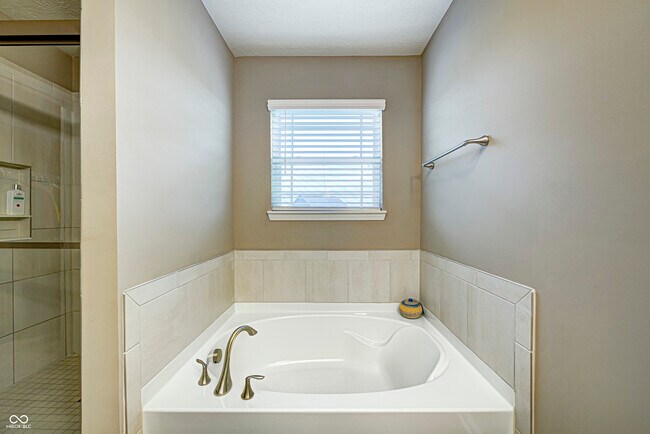 Building Photo - 1728 Gordon Dr