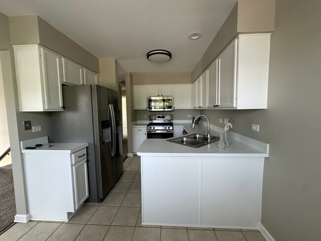 Building Photo - 2473 Dickens Dr