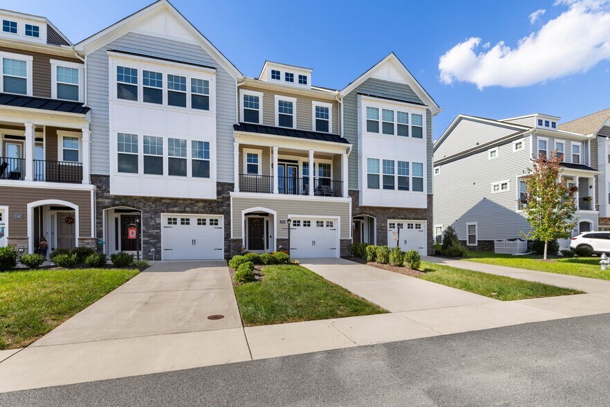 Building Photo - 2138 Perennial Cir