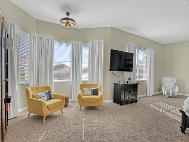 Building Photo - 2227 Ridgewood Cir